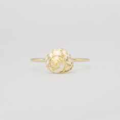 Golden storm clam ring