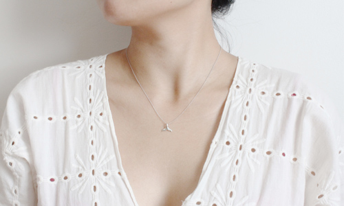 Dolphin tail necklace (Small)